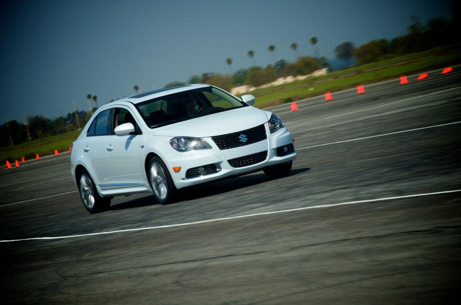  Suzuki Kizashi Sport 2011 года  (фото 42 из 63)